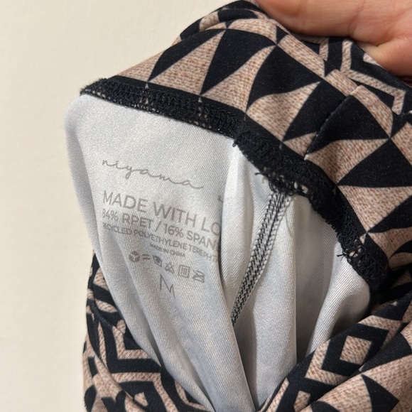 NEW • NIYAMA SOL • Women’s Super Flare Yoga Leggings Zigzag Brown / Black Medium - Picture 6 of 6